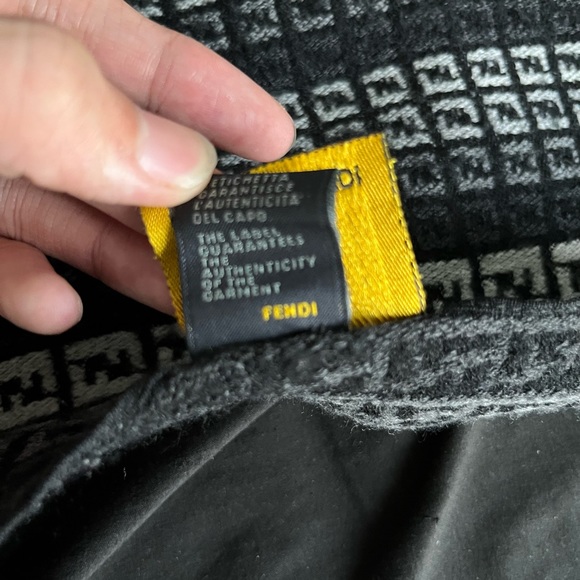 Fendi pattern scarff - Picture 3 of 5